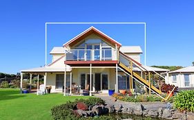 Logans Beach Apartments - The Loft